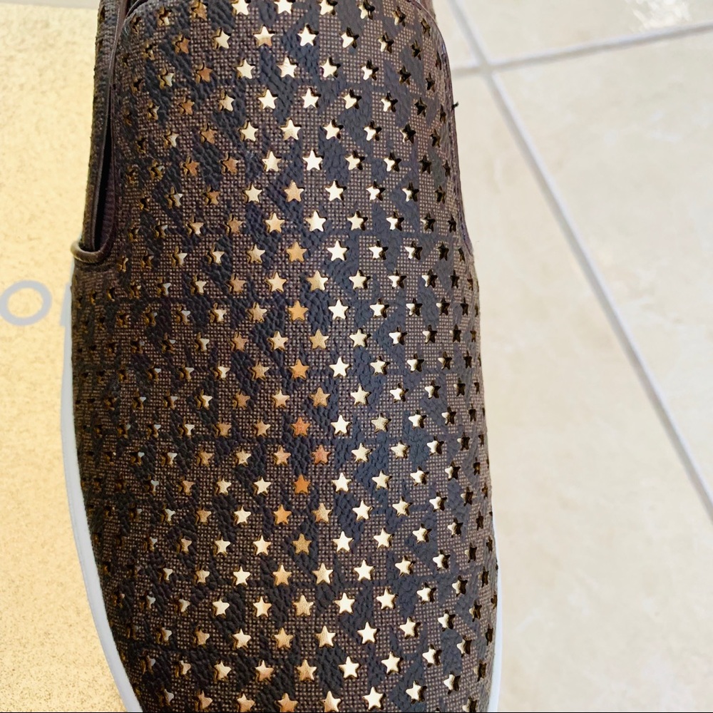 ❌sold❌🆕Michael Kors sneakers slip on🆕 - Picture 3 of 6